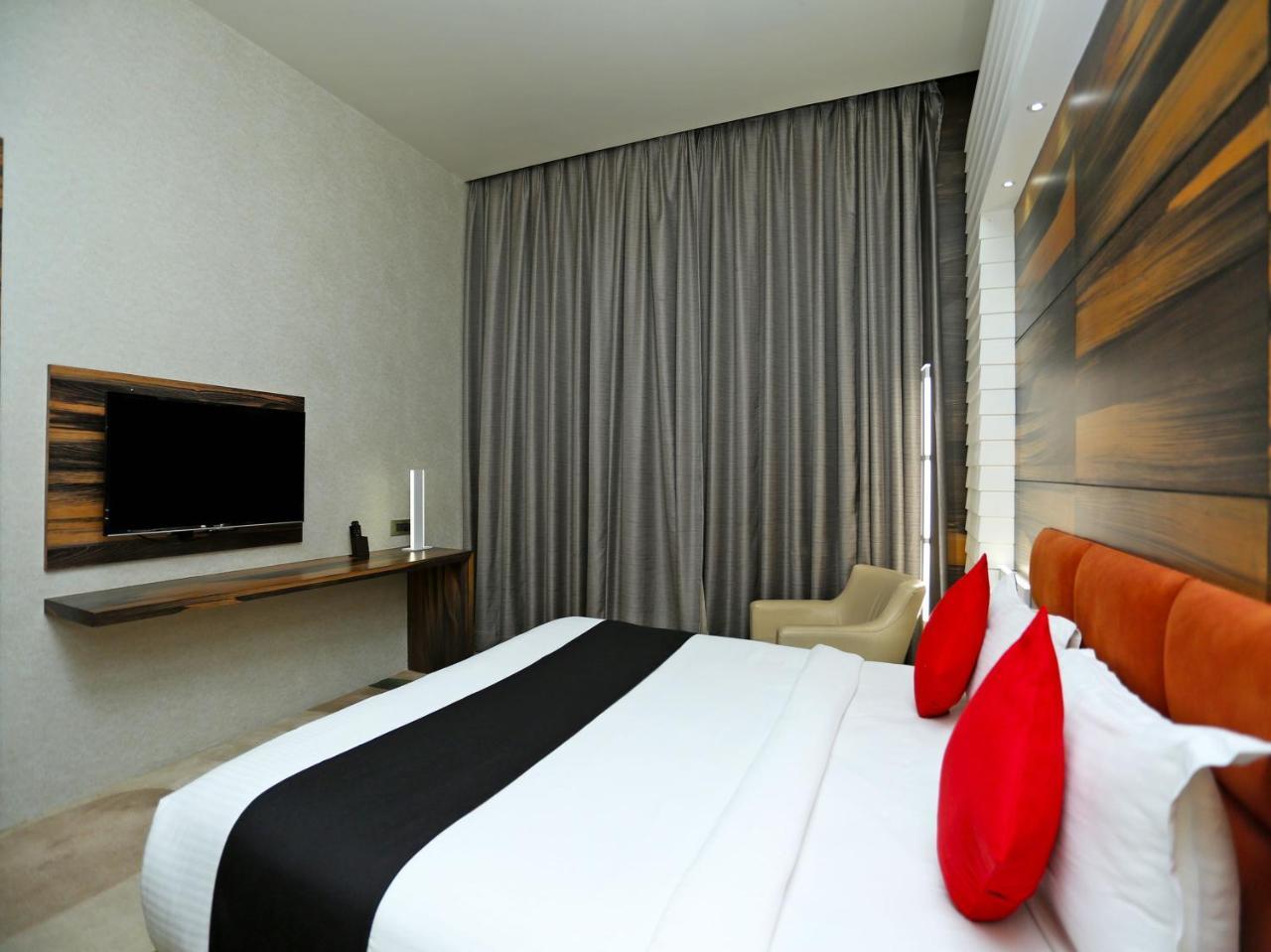 Golden Blossom Imperial Resorts Lucknow Exterior foto