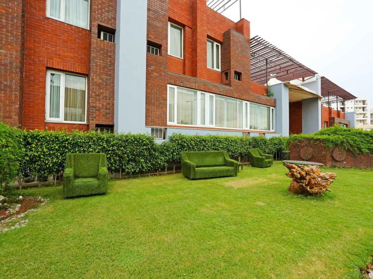 Golden Blossom Imperial Resorts Lucknow Exterior foto