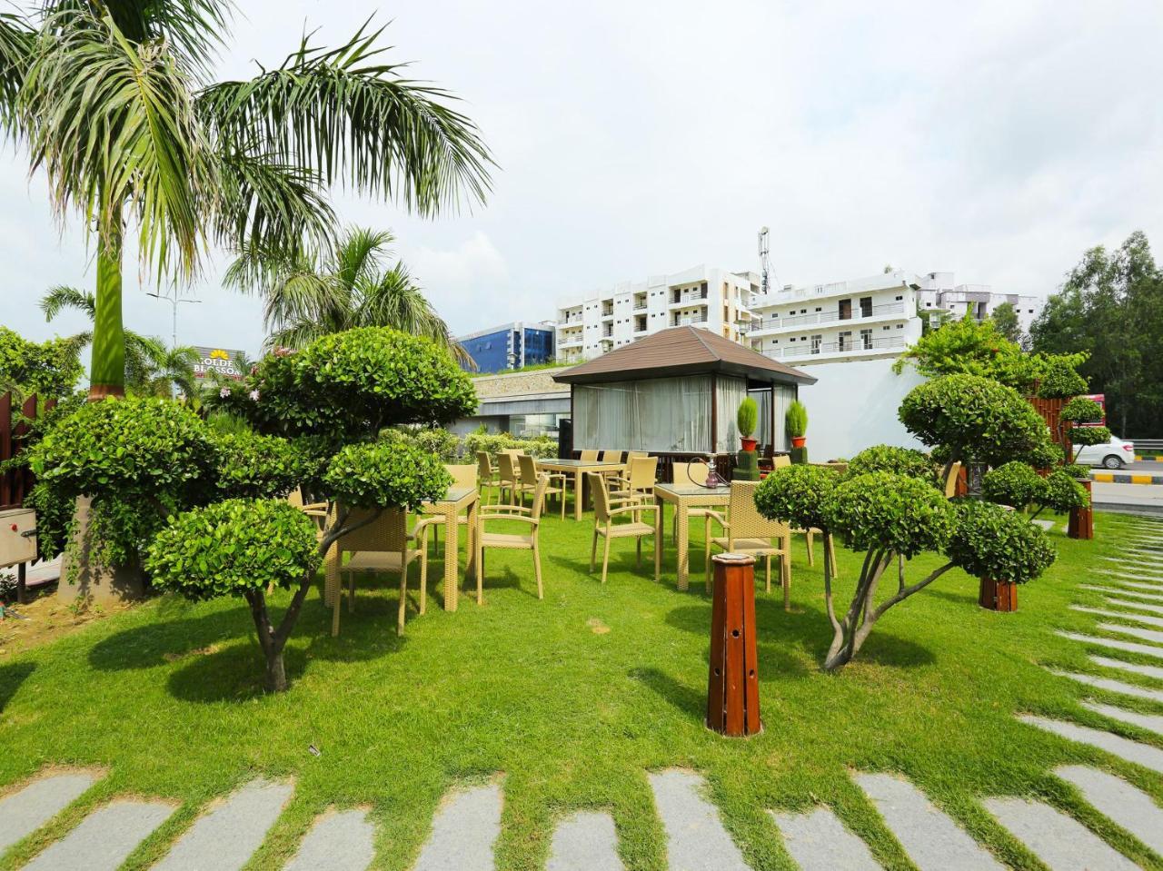 Golden Blossom Imperial Resorts Lucknow Exterior foto